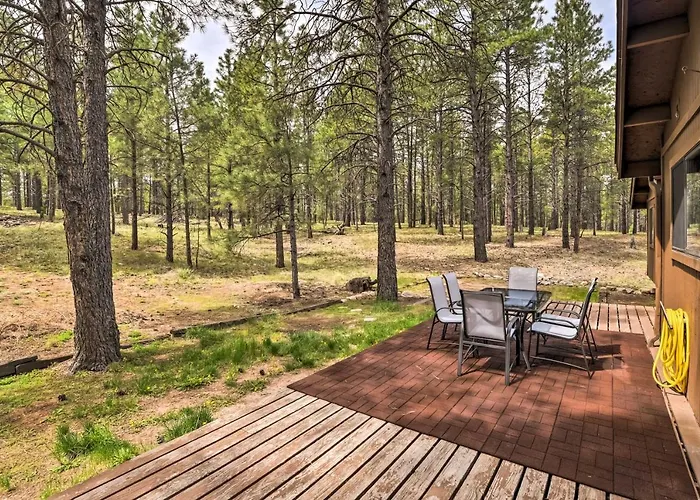 W/ Back Deck - 5 Mi To Downtown Ferienhaus