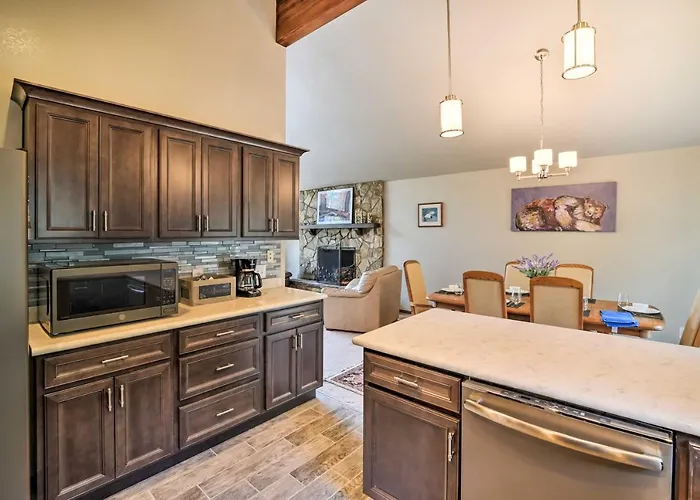 Ferienhaus W/ Back Deck - 5 Mi To Downtown